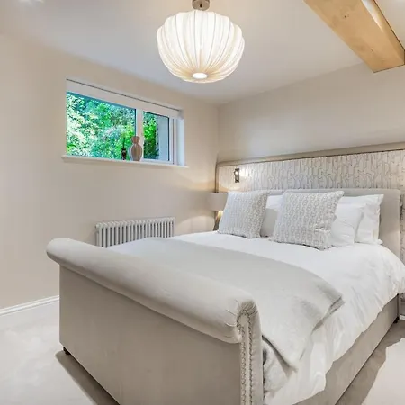 Easter Crag, 3 Bedroomed Luxury Escape With Hot Tub *